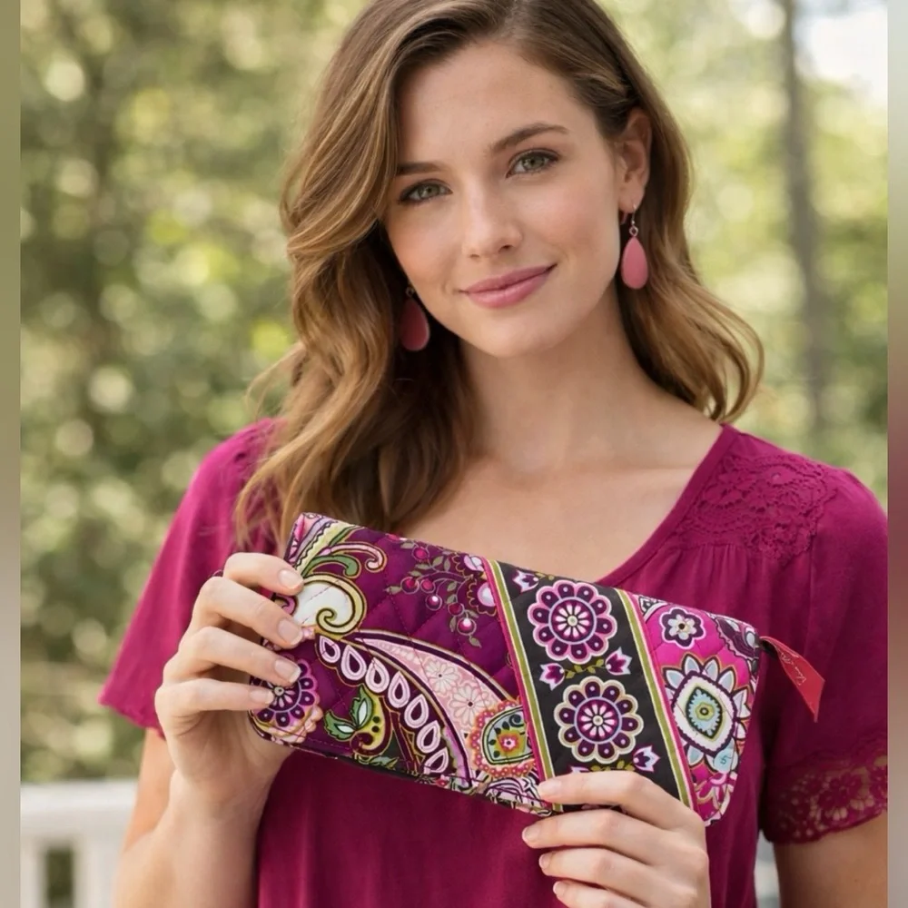 Vera‎ Bradley Pink/Lime Green Flowers Long Wallet Magnetic Closure Quilted NW/OT